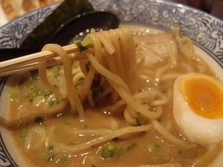 TONKOTSU ITTOU - 魚介豚骨ラーメン（８５０円）