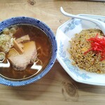 山忠 - ④番「小中華と半ﾁｬｰﾊﾝ」950円
