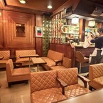 六曜社珈琲店 - 店内(1階)