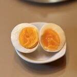六曜社珈琲店 - ゆでたまご・断面