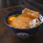 つるや - きつねそば＠税込550円、生たまご＠税込100円