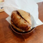 KUREDOG - ホットドッグの大（850円）