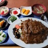鶴友 - カツカレー大盛りと小鉢群