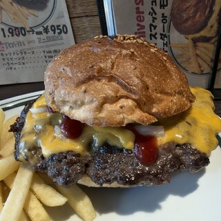 CHILLAX BURGERS&WINE