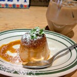 マンジャ エ ベーヴィ!! - 本日のドルチェ(たまごたっぷりカスタードプリン)300円、アイスカフェラテ300円✨️インスタフォローでいずれかがサービスとなります♪たまご感あふれる焼きプリンは300円とは思えない代物！