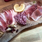 ピザとハムと時々ワイン ボンジョルノ食堂 - 