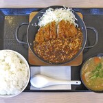 かつや - 料理写真:鉄鍋肉あんかけロースカツ定食(ご飯大盛)