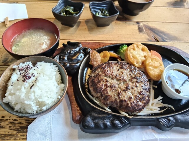 伊丹で人気のハンバーグランチ』by 自称登山家 : ジャンク (JUNK)- 北