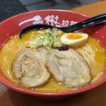えび豚骨拉麺 春樹 - 料理写真:えび豚骨らーめん(味噌) 950円