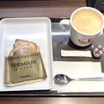 サンマルクカフェ - 料理写真:プレミアムチョコクロダマンド・ブレンドコーヒー