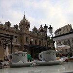 Café de Paris Monte-Carlo - カプチーノ越しのグラン・カジノ