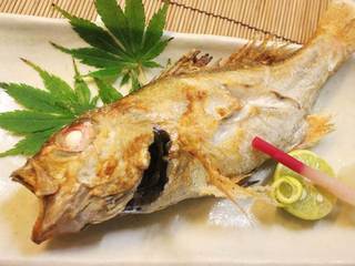 Tenten tei - のどぐろ塩焼き  rosy seabass
                        (cooked in grilled with salt)
                        