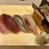 鮨とラーメン うおがしや - 料理写真:赤酢握り５貫