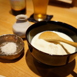 Shuan Tanaka - お通し・・おぼろ豆腐、そばつゆと塩で