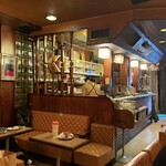 六曜社珈琲店 - 店内(1階)