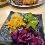 焼鳥 餃子 とり金 - 漬物盛り合わせ
