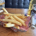 ドッグデプトカフェ - ビールのアテはポテトフライ