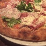 CAMPS - 良い感じに焼けてるピザ♪