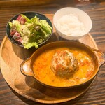 354989478 - トマトとチーズの煮込みハンバーグ（1,770円）