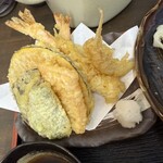 肥前うどん 翔 - たっぷりの天ぷら