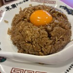 末廣ラーメン本舗 - ヤキメシ1／2 黄身のせ