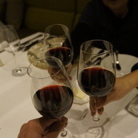 ザ・テラス - ここからディナー、赤ワインで乾杯