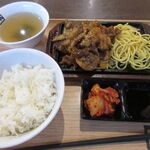牛角焼肉食堂 - 料理写真:牛カルビ焼肉定食(968円)