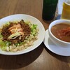 ライオンシェア - ドライキーマのせライス&トマトとチキンカリー