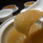 SUN TUNG LOK CHINESE CUISINE - 紅燒大鮑翅_02