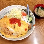 みゆき食堂 - オムライス。このスタイルで提供されました。
