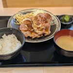 しょうが焼き華蔵寺亭 - 料理写真:しょうが焼き定食 肉2枚♪