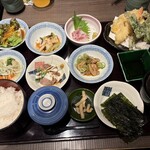 ごちそう村 - 料理写真:いろどり膳