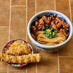 功刀屋 - 平日牛肉セット温（牛肉うどん・鶏天・ちくわ磯部天）