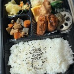 ほっともっと - 料理写真:新・幕の内弁当 女子が好きそうな豆腐ハンバーグと野菜の照りだれ