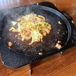 国八食堂 - 鶏さん(¥900) なぜか鶏だけさんづけ