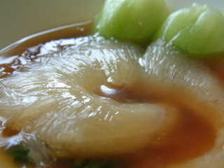 金沢中華 50年餃子とやみつき麻婆豆腐 全開口笑 - 1度は食べたい「フカヒレの姿煮」