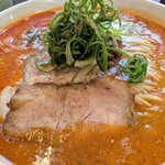 麺庵ちとせ - しっとりした質感が堪らないチャーシューと、香りが素晴らしい九条ネギ。