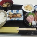越前田村屋 - 料理写真:限定15食の「日替わり定食」1,000円