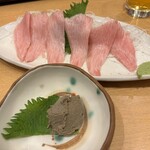 まぐろや相馬水産 - 料理写真:かまとろ刺身、蟹味噌