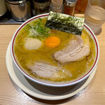 玉 赤備 - 「味玉豚鶏中華そば」＋「卵黄」トッピング