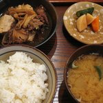 Monarekodo ongaku shokudou - 肉豆腐定食