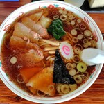 手打ラーメン みうら - チャーシューワンタンメン大盛