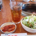 Gyuu bee - セットのドリンク・キムチ・サラダ