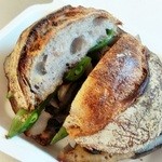 パーラー江古田 - 季節の野菜サンドをくるみパンでTake out