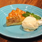 GRANNY SMITH  APPLE PIE & COFFEE - 