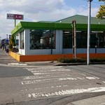 餃子の王将 - 店の全景、こちら側に第2駐車場有り