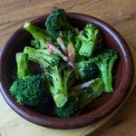 イタリア食堂 オリーブの丘 - 料理写真:ブロッコリーのガーリックソテー