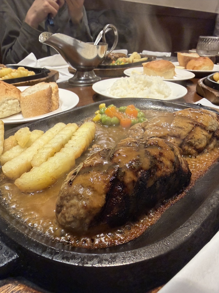 アルカサール 神保町 店