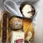パティスリー・ショコラトリー サンニコラ - 料理写真:シュークリーム、エクレア、チーズケーキ、ショートケーキ、タルトなどなど