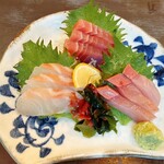 炭火串焼き 海鮮料理 燦々 - 